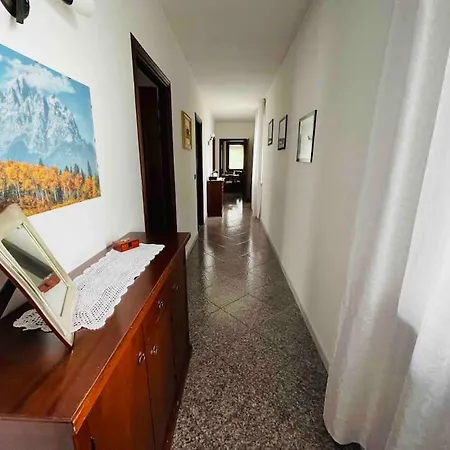 Qomo Con Terrazza-netflix&wifi Apartment *