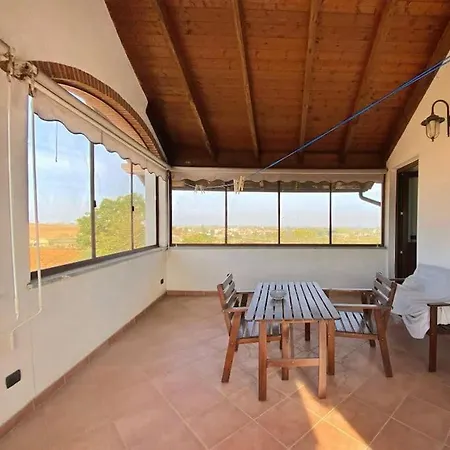 Qomo Con Terrazza-netflix&wifi * Pecetto di Valenza