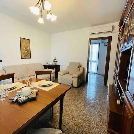 Qomo Con Terrazza-netflix&wifi * Pecetto di Valenza