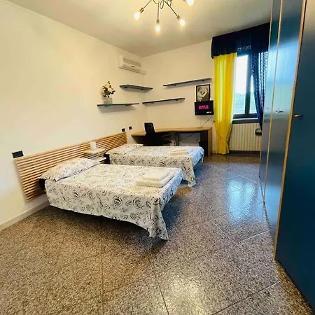 Qomo Con Terrazza-netflix&wifi * Pecetto di Valenza